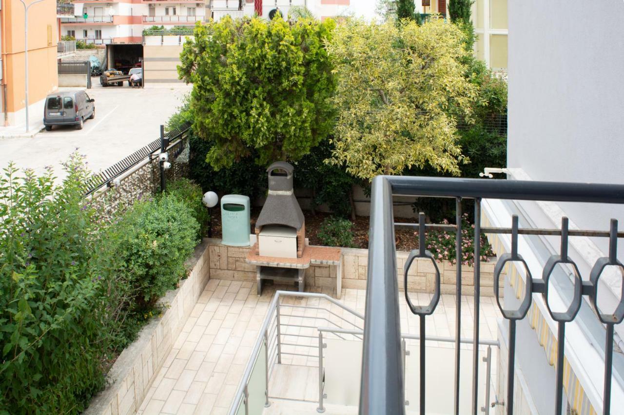Villa Franca Mini Appartamenti Bisceglie Exteriör bild